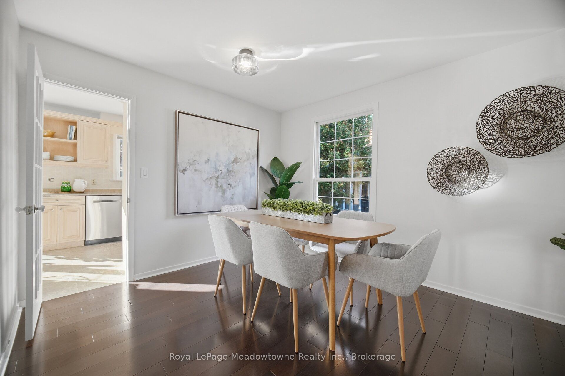 322 Kingsway Place Property Photo 18