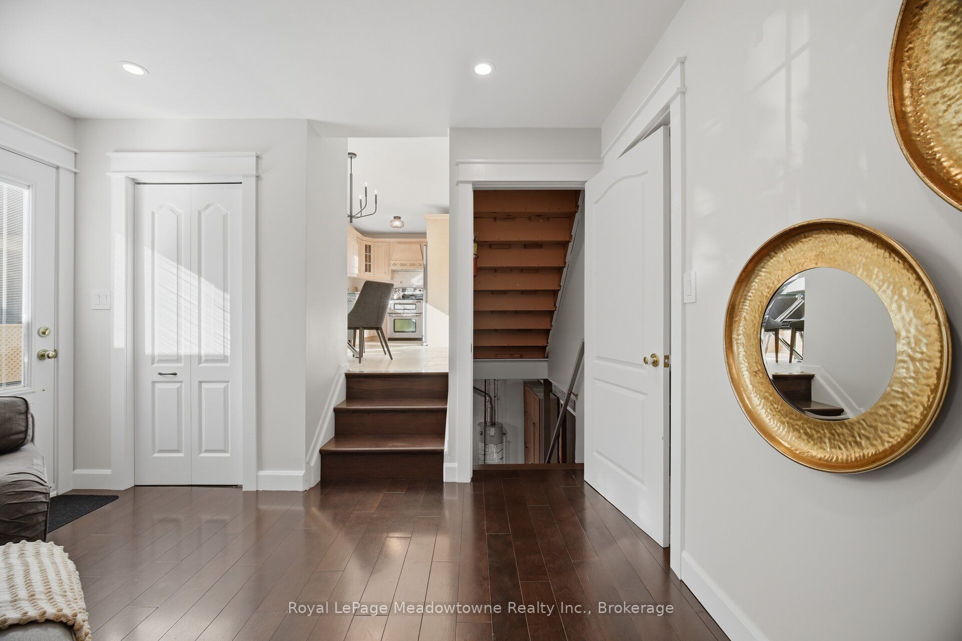 322 Kingsway Place Property Photo 30