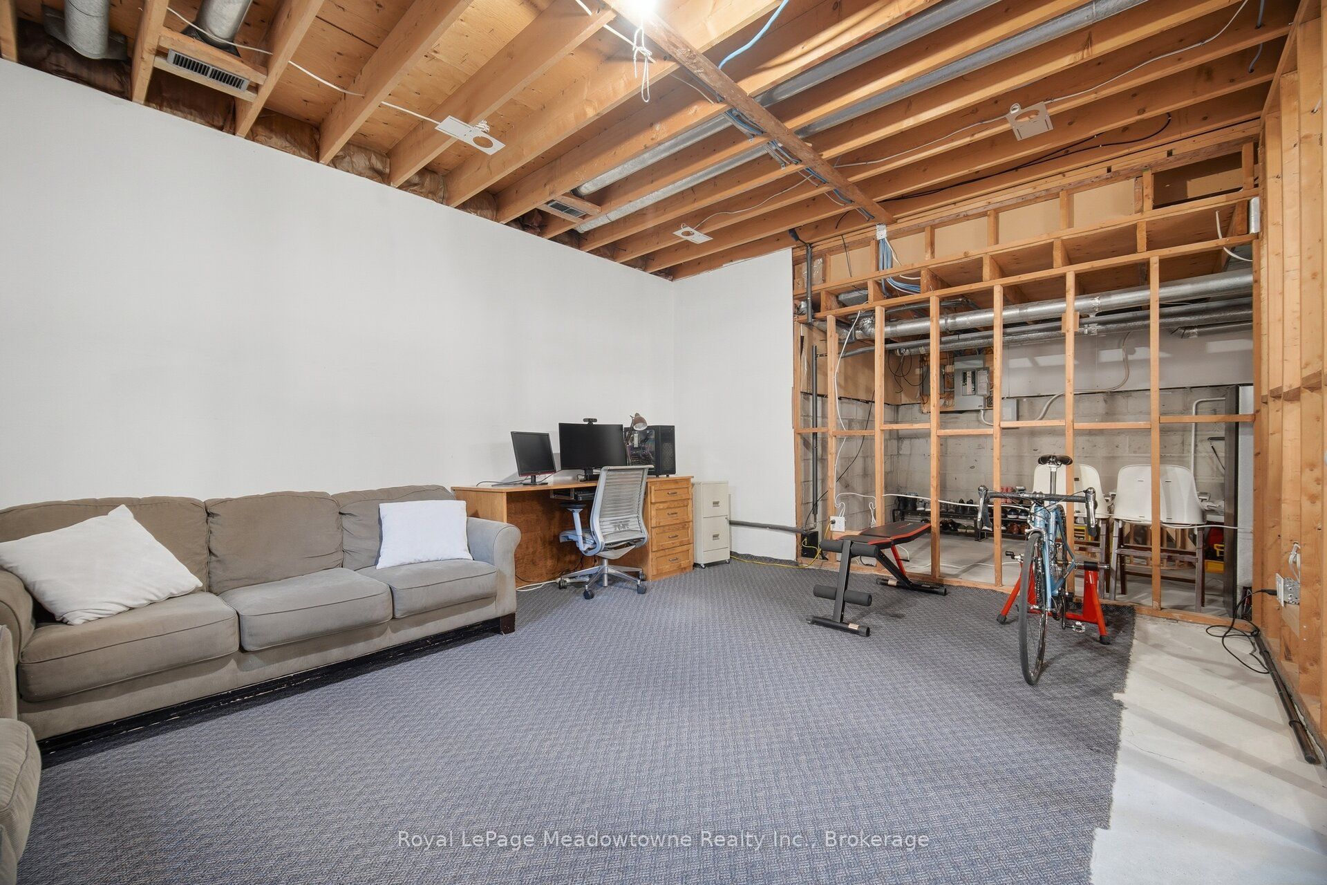 322 Kingsway Place Property Photo 34