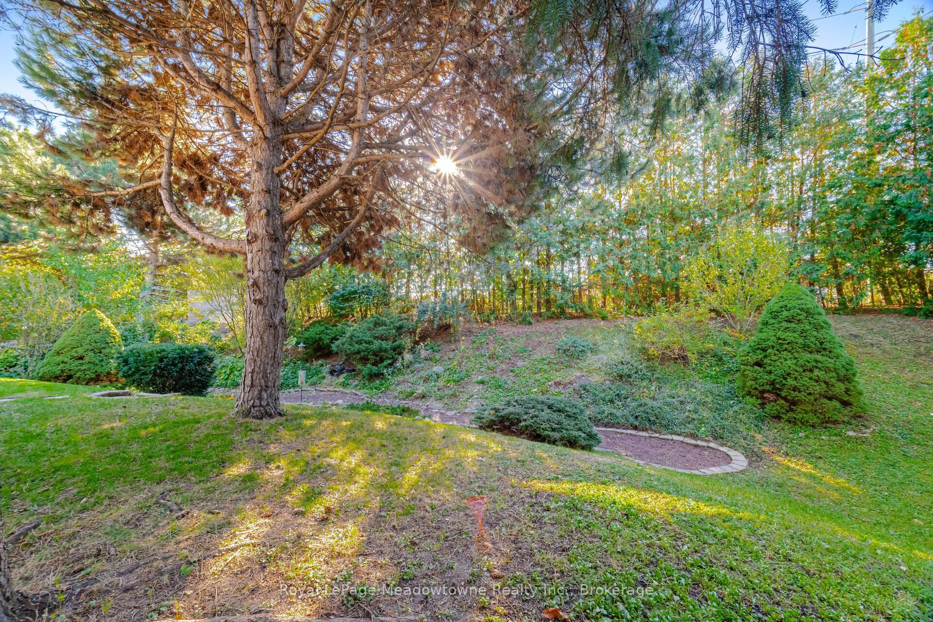 322 Kingsway Place Property Photo 44