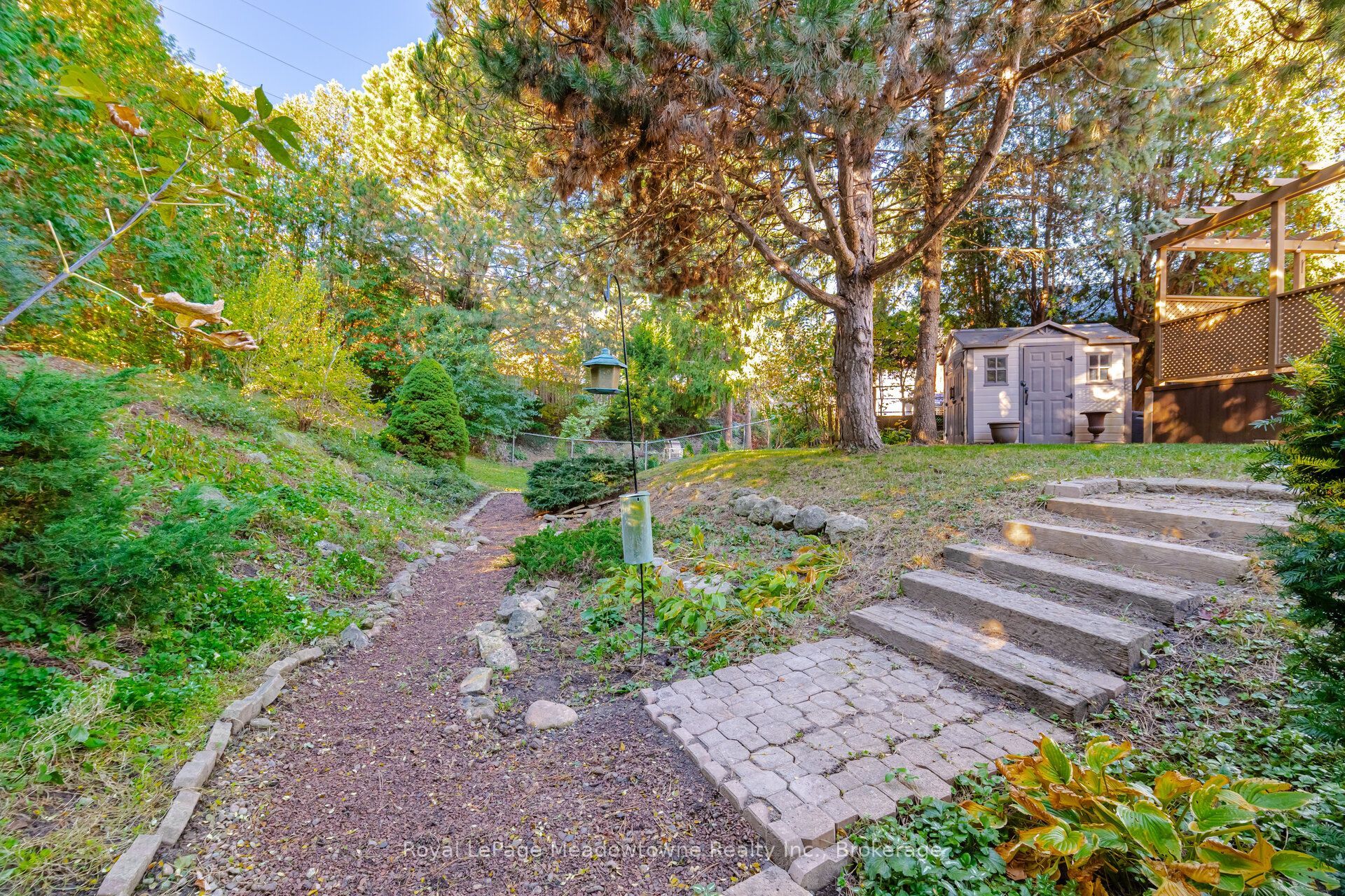 322 Kingsway Place Property Photo 45