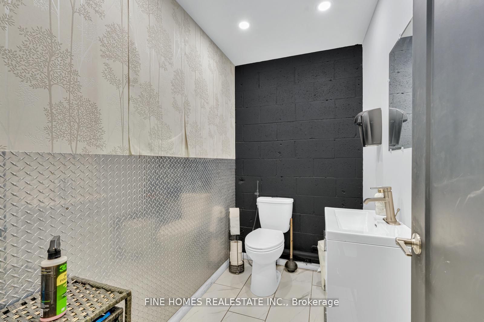 73 Alness Street 8 Property Photo 12