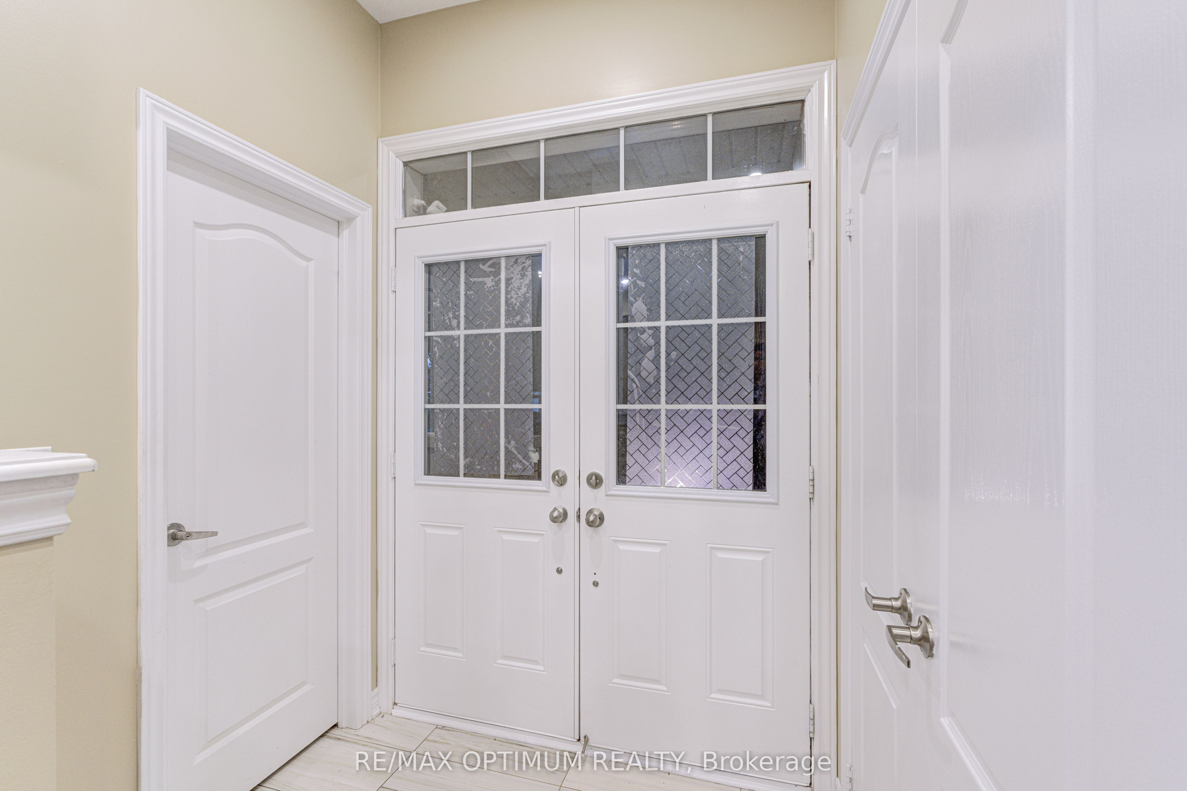 17 Elmcrest Drive Property Photo 4