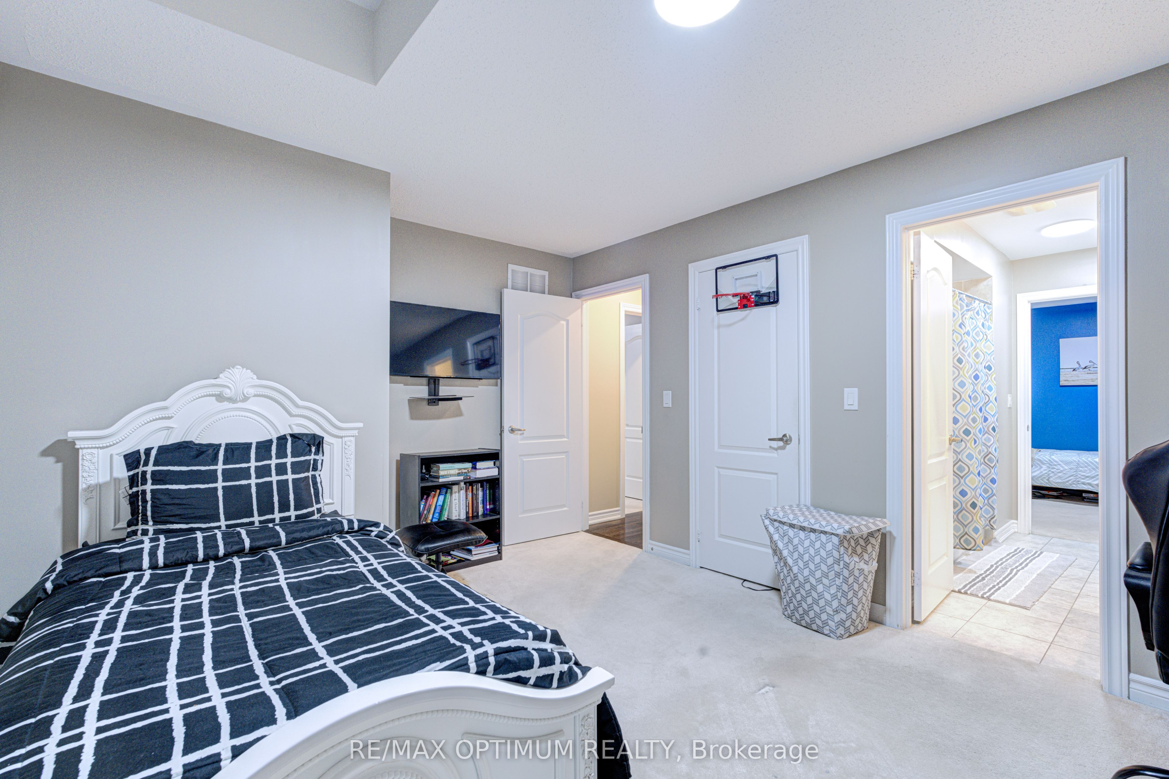 17 Elmcrest Drive Property Photo 36