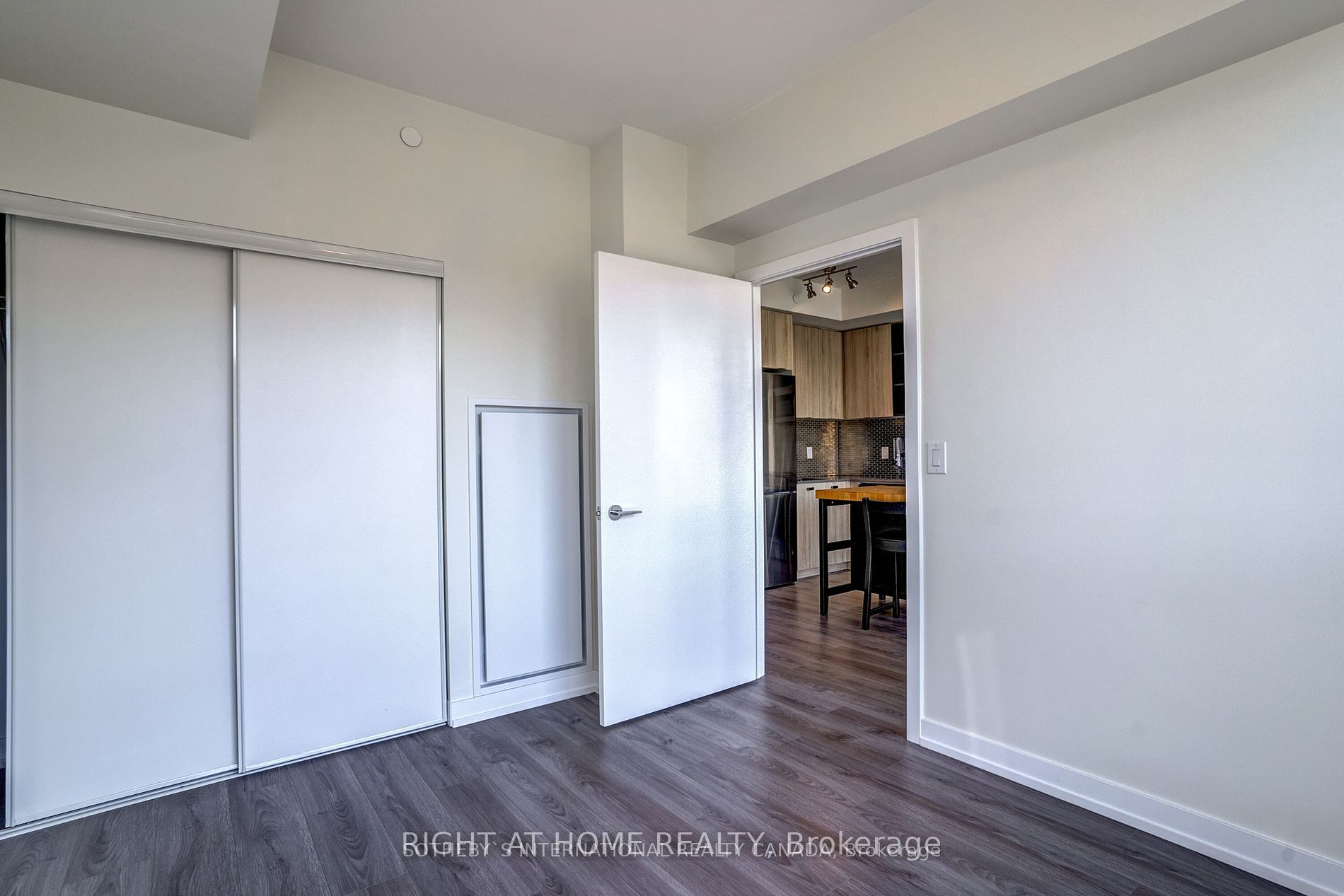 10 De Boers Drive 514 Property Photo 8