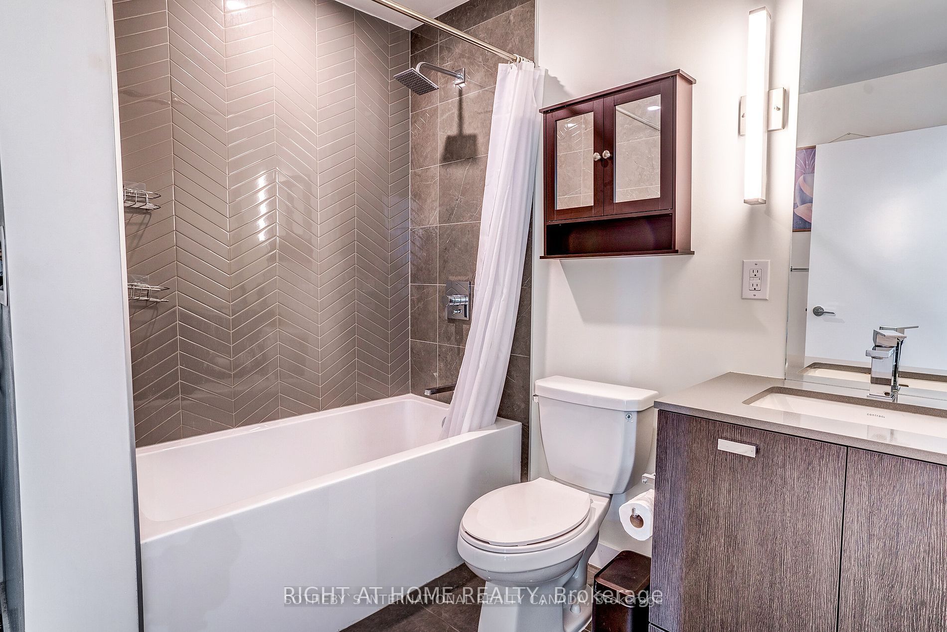 10 De Boers Drive 514 Property Photo 9