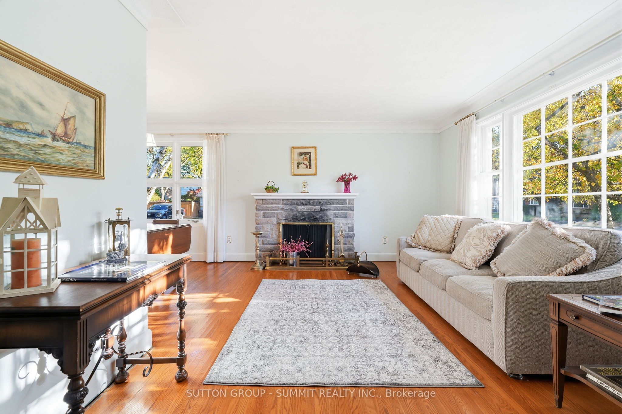 2117 Maplewood Drive Property Photo 4