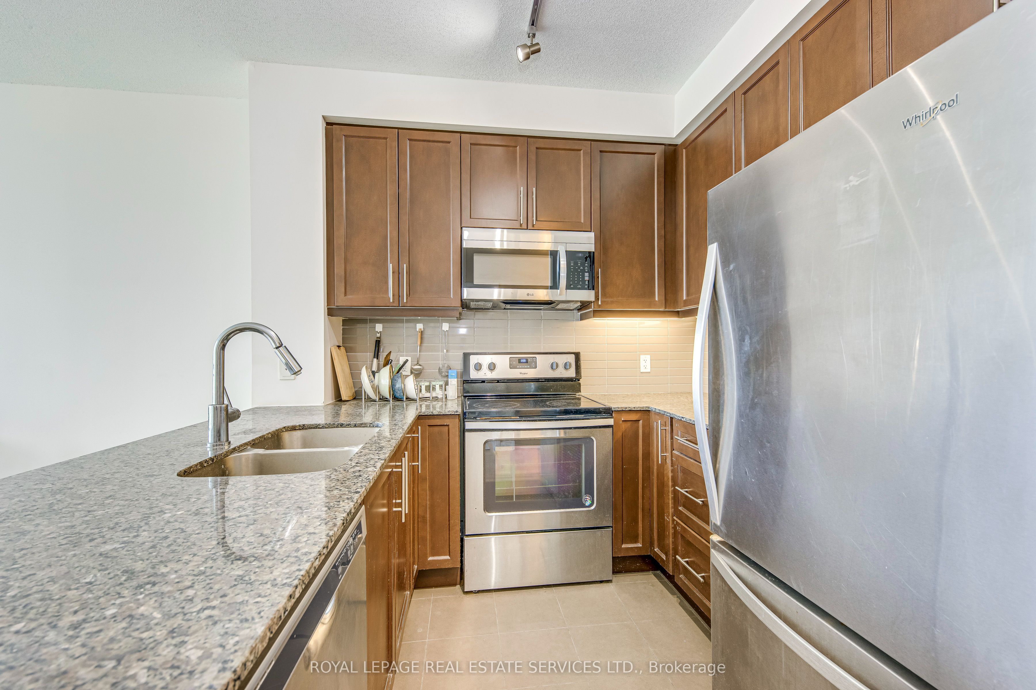 3975 Grand Park Drive 910 Property Photo 12