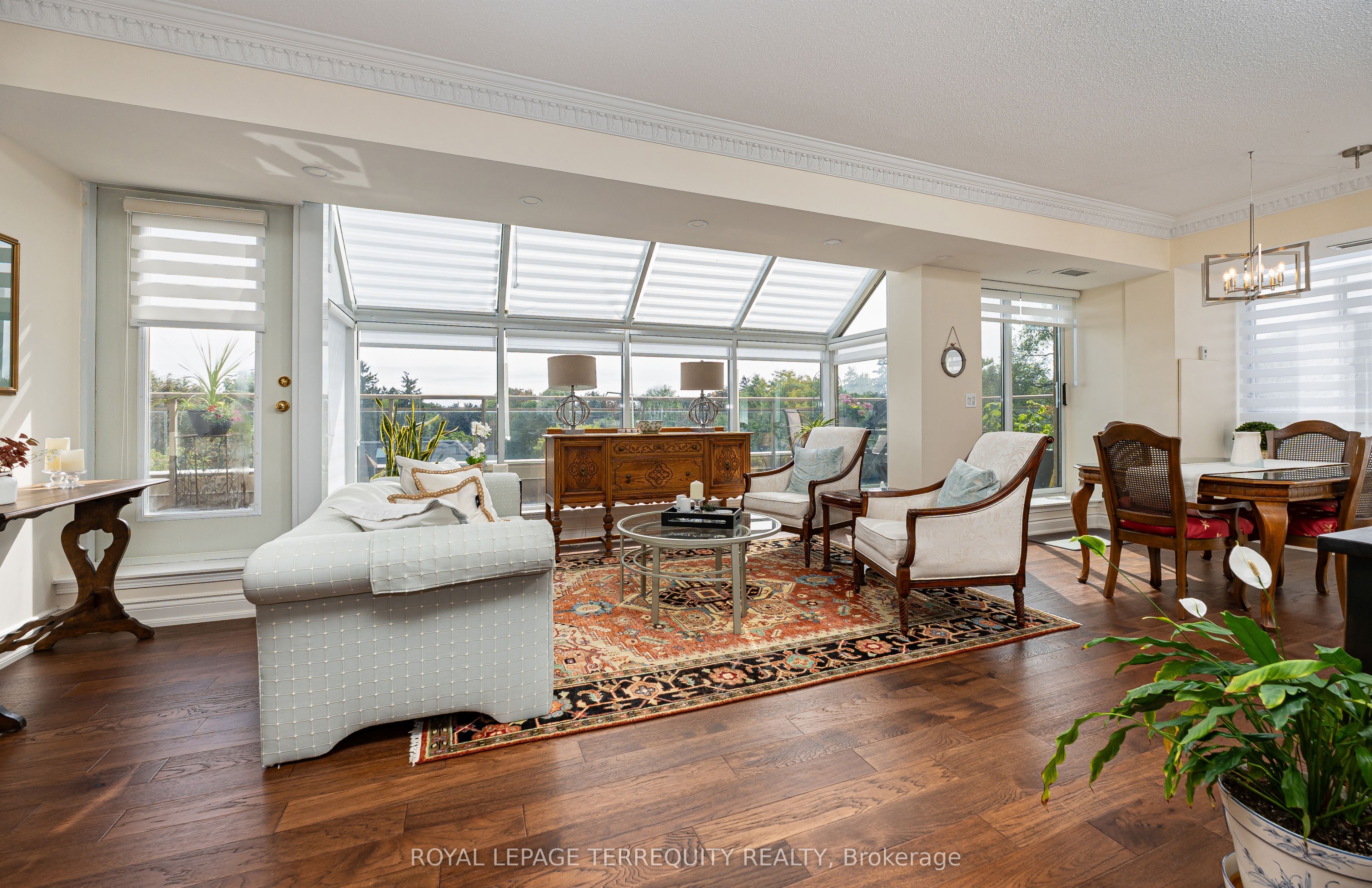 935 Royal York Road 407 Property Photo 6