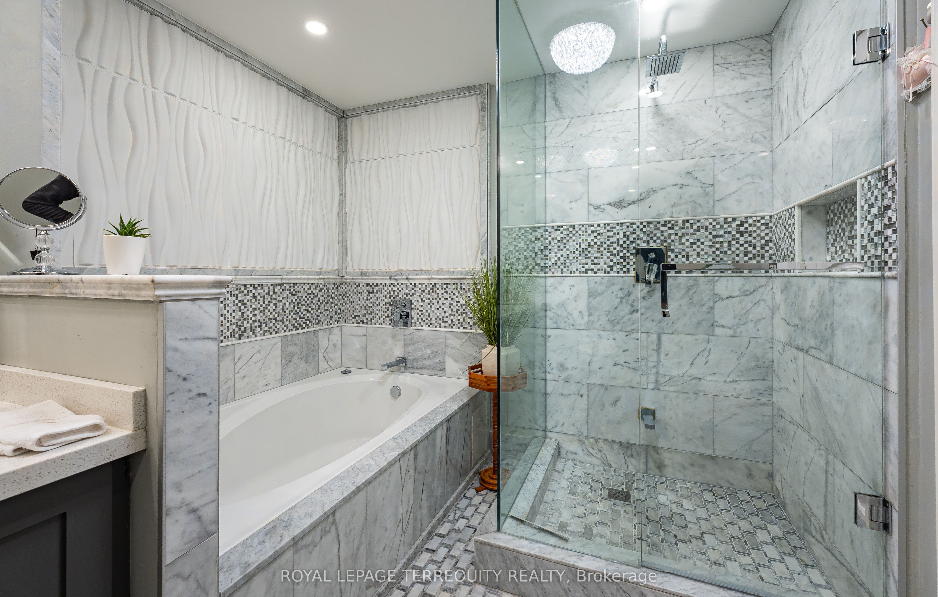935 Royal York Road 407 Property Photo 24