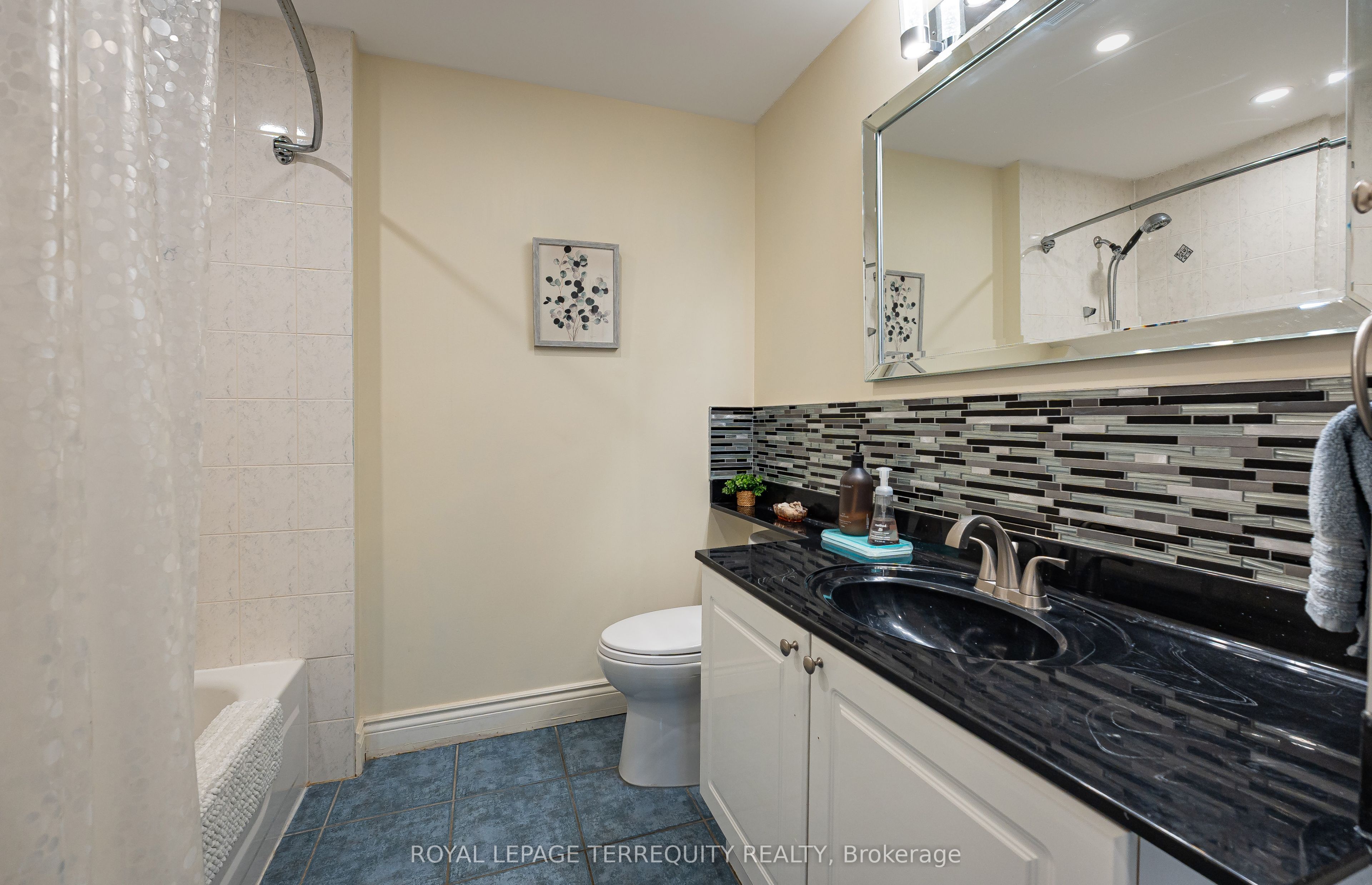 935 Royal York Road 407 Property Photo 28