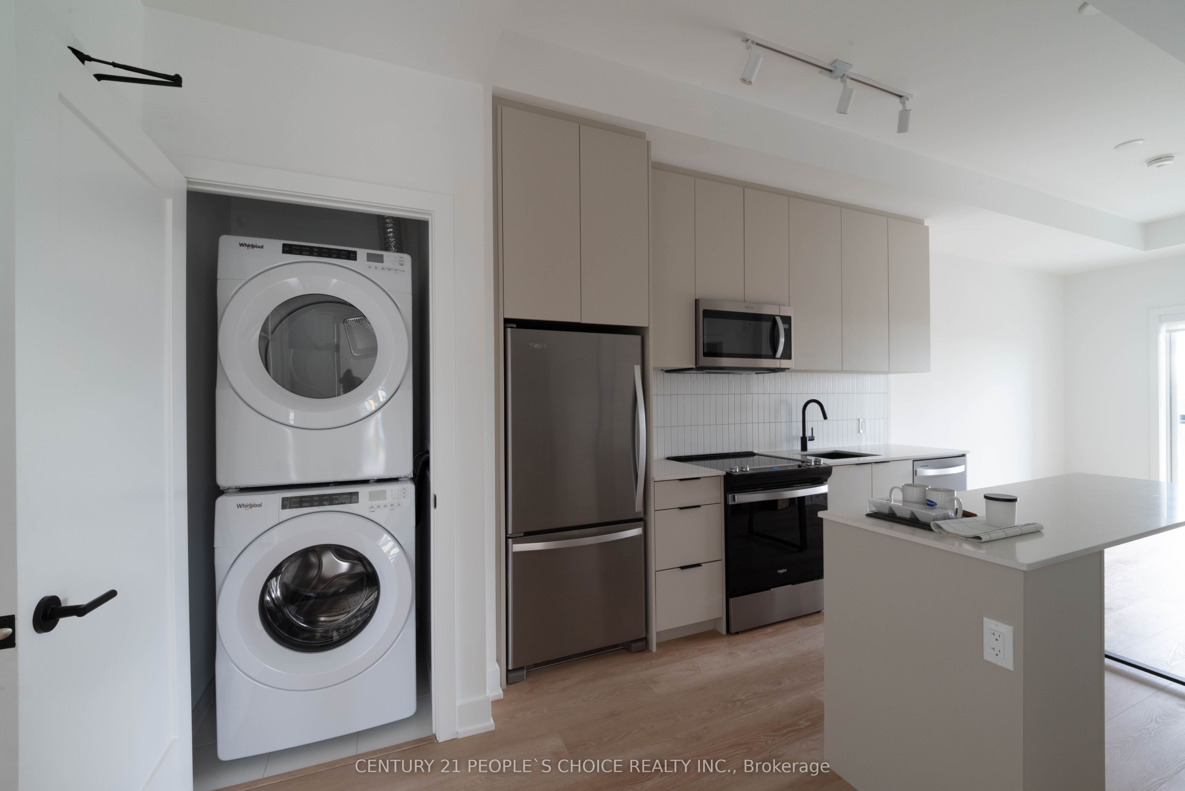 3008 William Cutmore Boulevard 707 Property Photo 7
