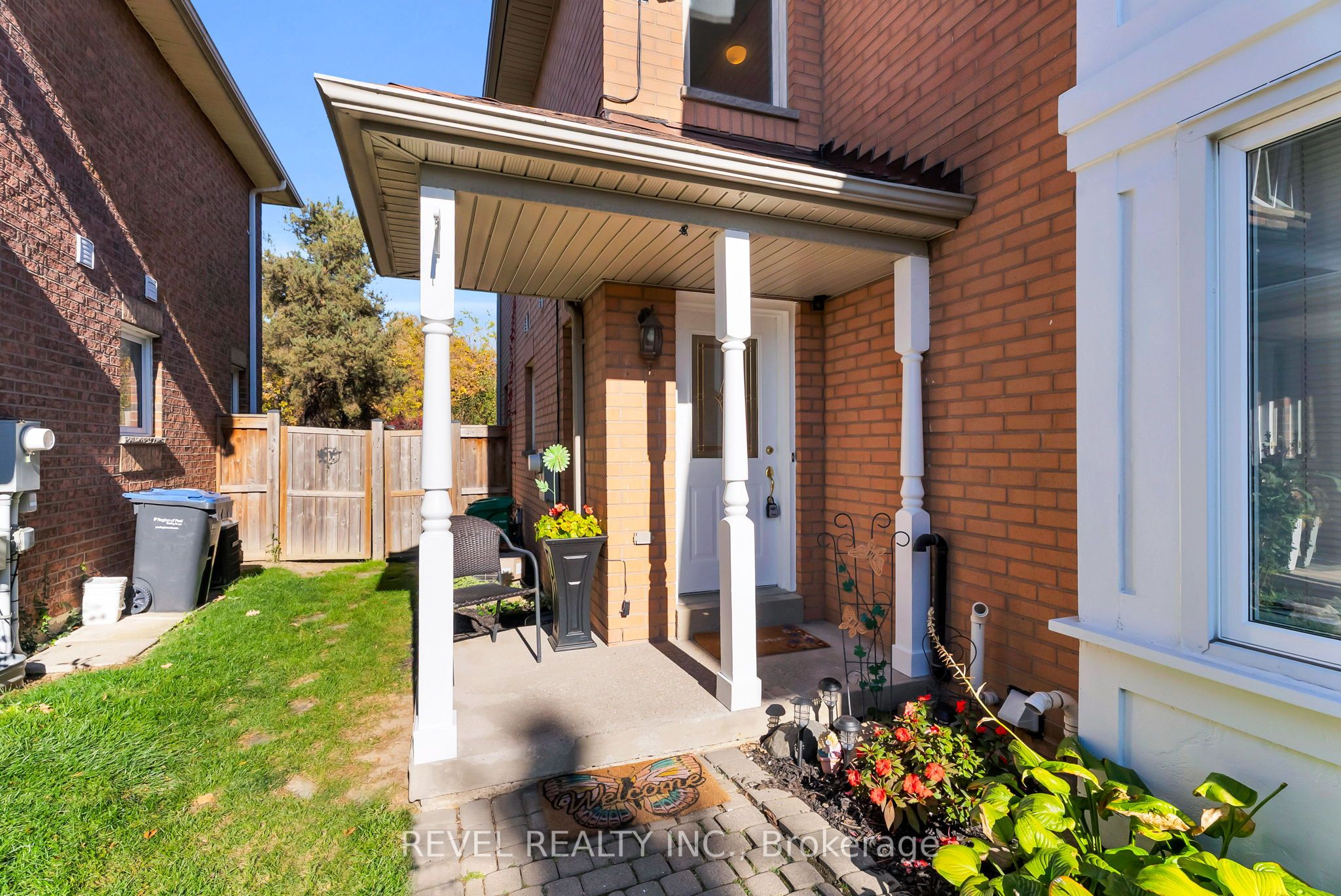 100 Pressed Brick Drive Property Photo 2