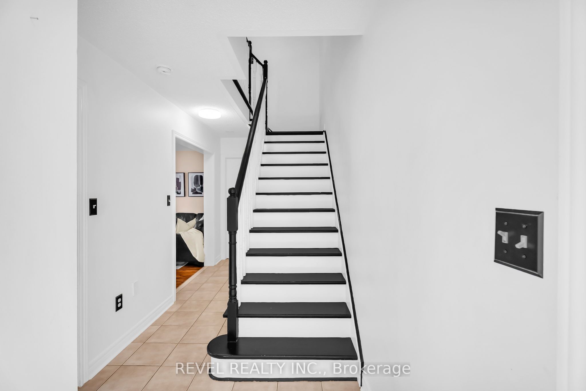 100 Pressed Brick Drive Property Photo 4