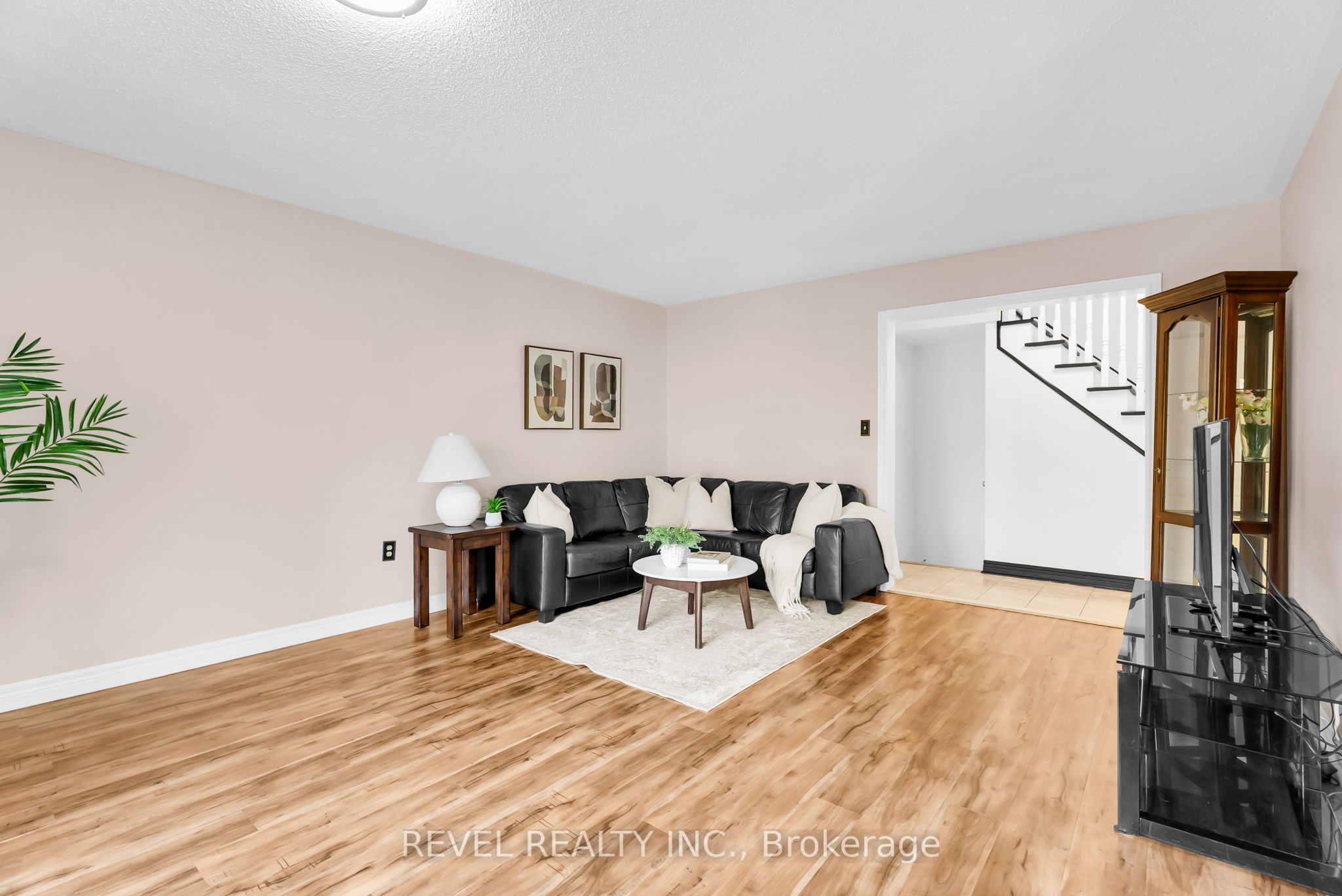 100 Pressed Brick Drive Property Photo 13