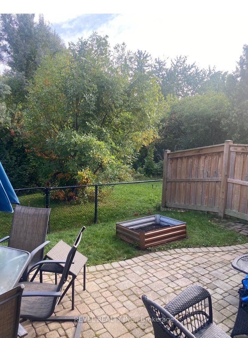 100 Pressed Brick Drive Property Photo 28