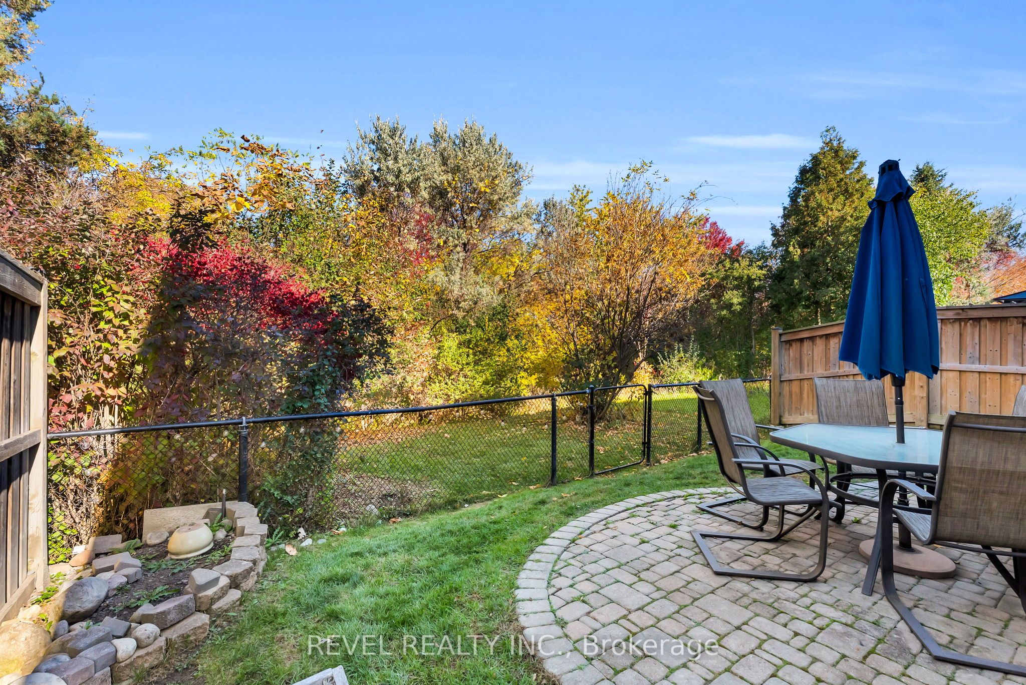 100 Pressed Brick Drive Property Photo 31