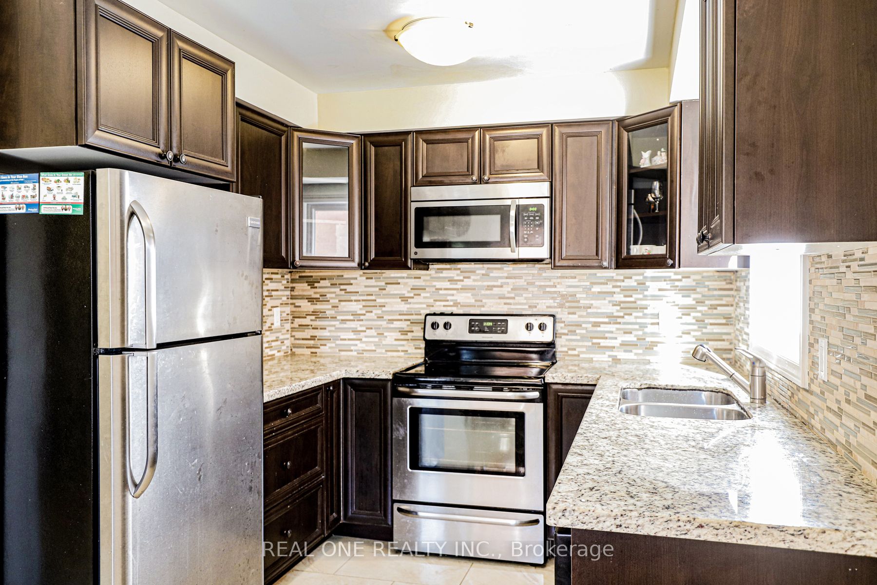 3331 Dovetail Mews Property Photo 1