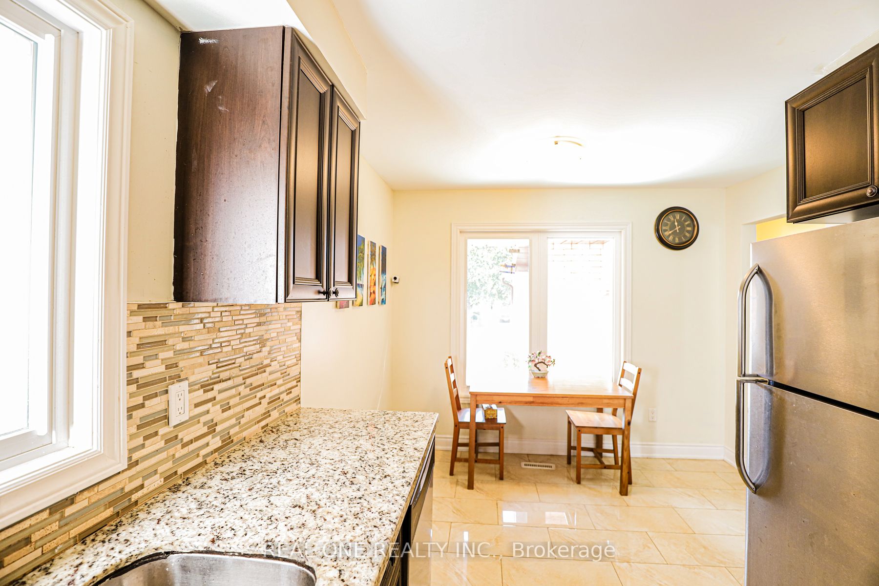 3331 Dovetail Mews Property Photo 3