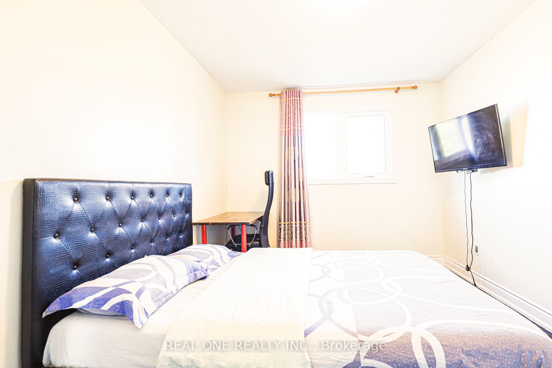3331 Dovetail Mews Property Photo 11