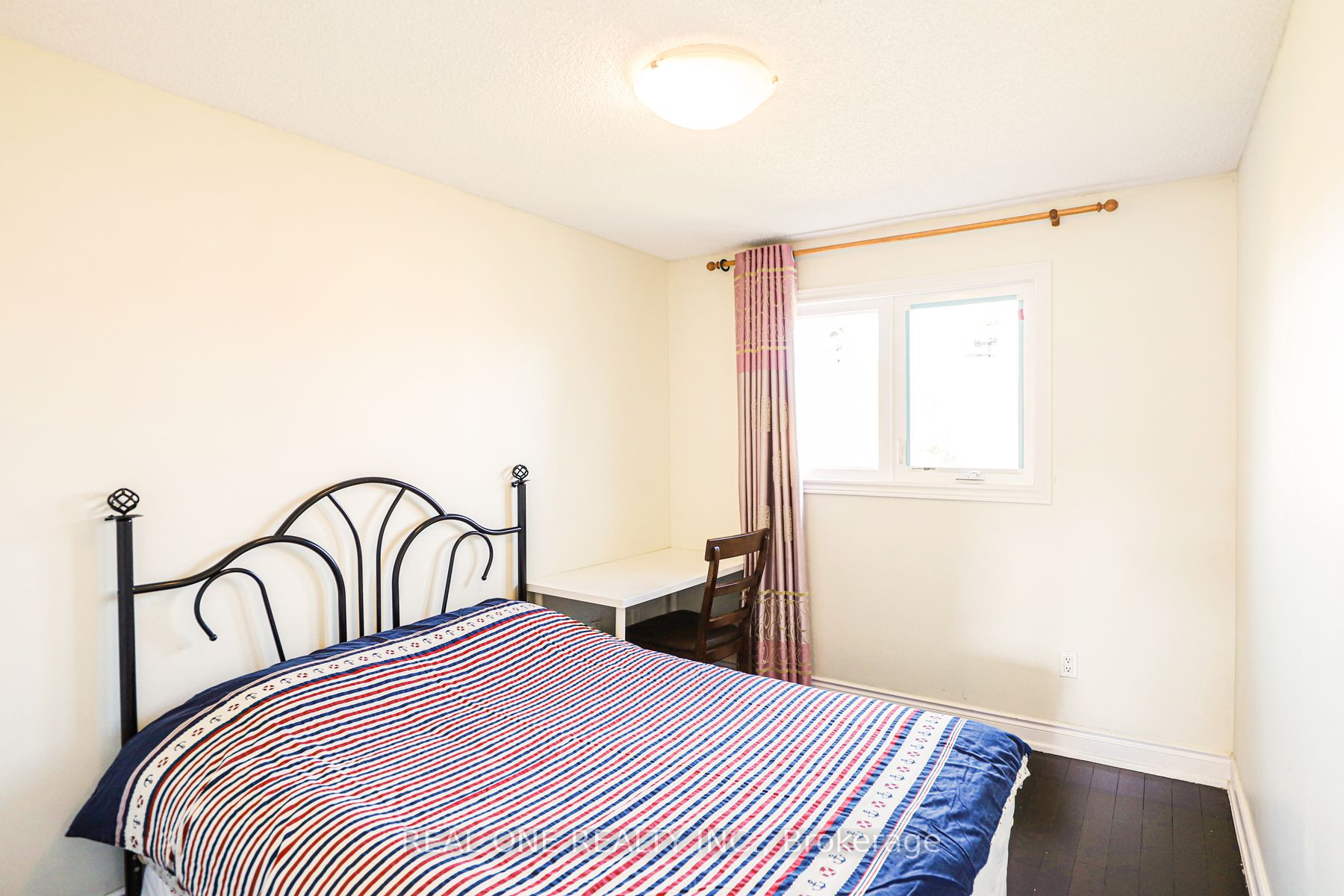 3331 Dovetail Mews Property Photo 12