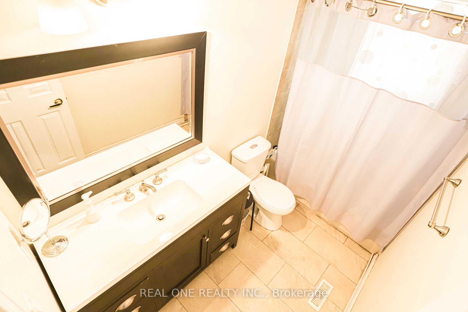 3331 Dovetail Mews Property Photo 13