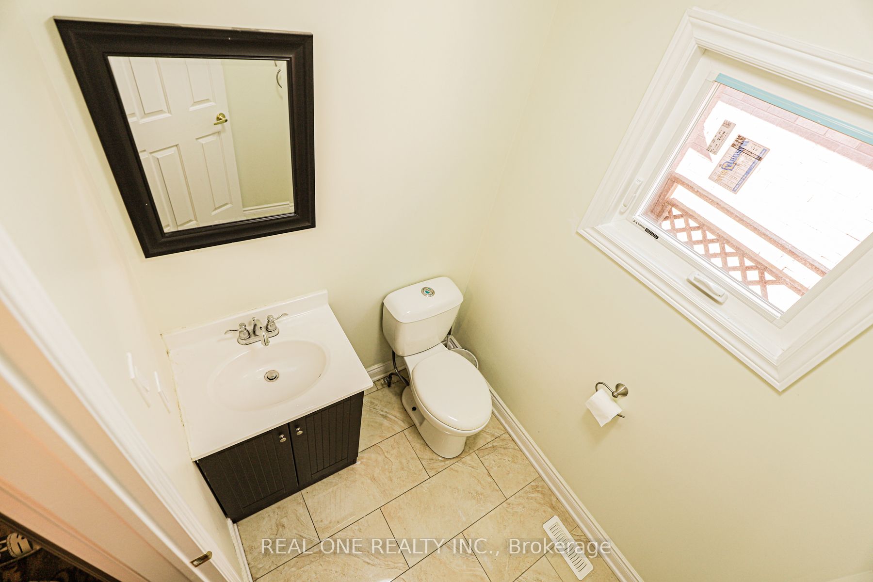 3331 Dovetail Mews Property Photo 14