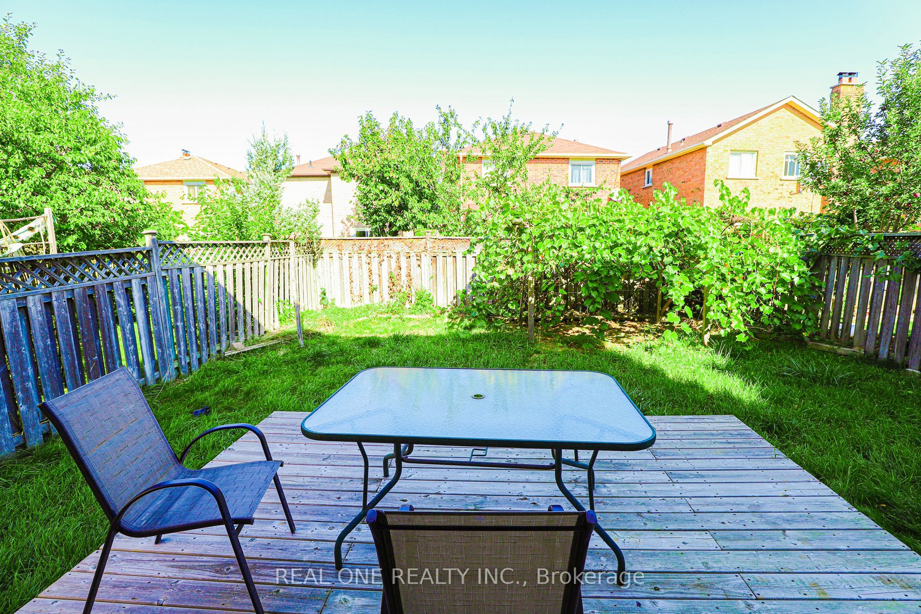 3331 Dovetail Mews Property Photo 15