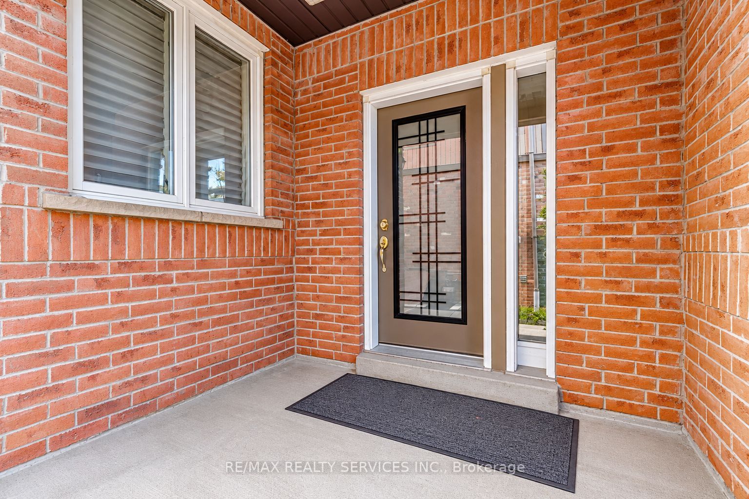 1857 Stevington Crescent Property Photo 3