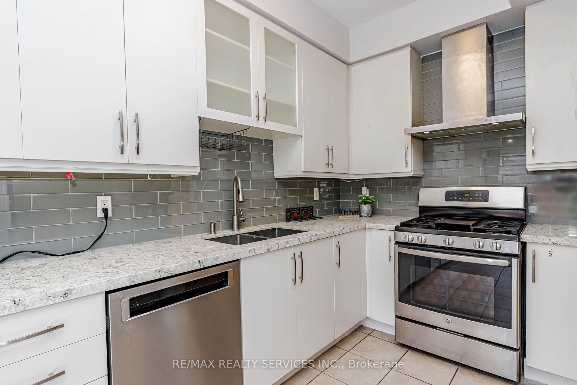 1857 Stevington Crescent Property Photo 13