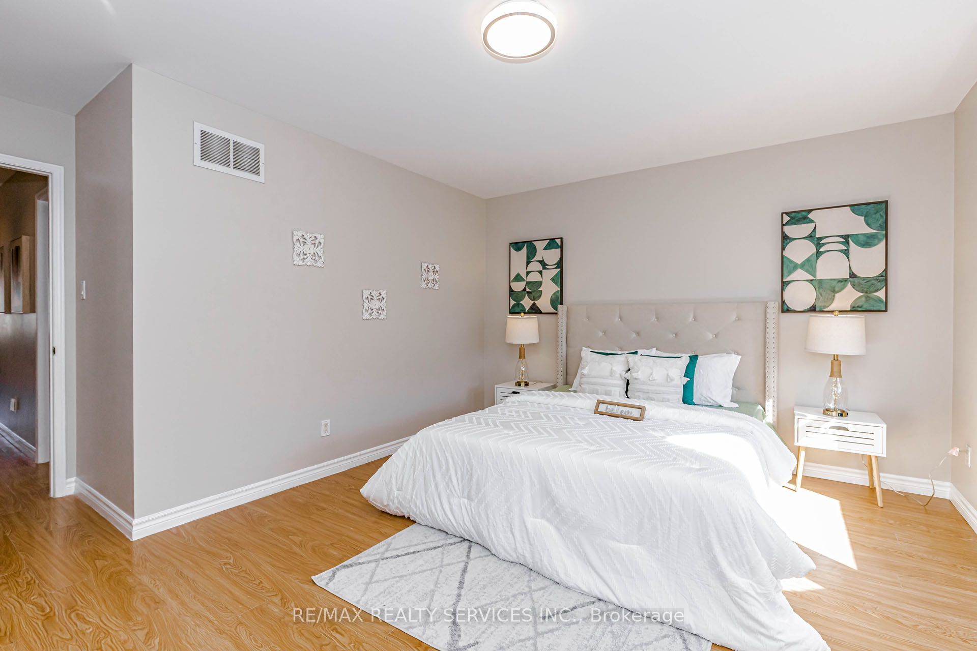 1857 Stevington Crescent Property Photo 18
