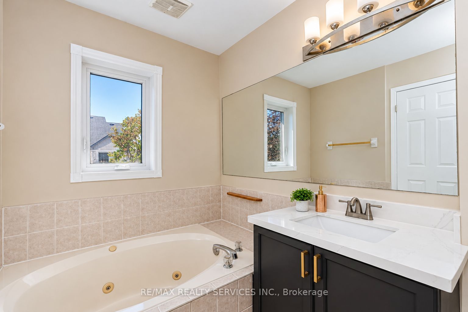 1857 Stevington Crescent Property Photo 22