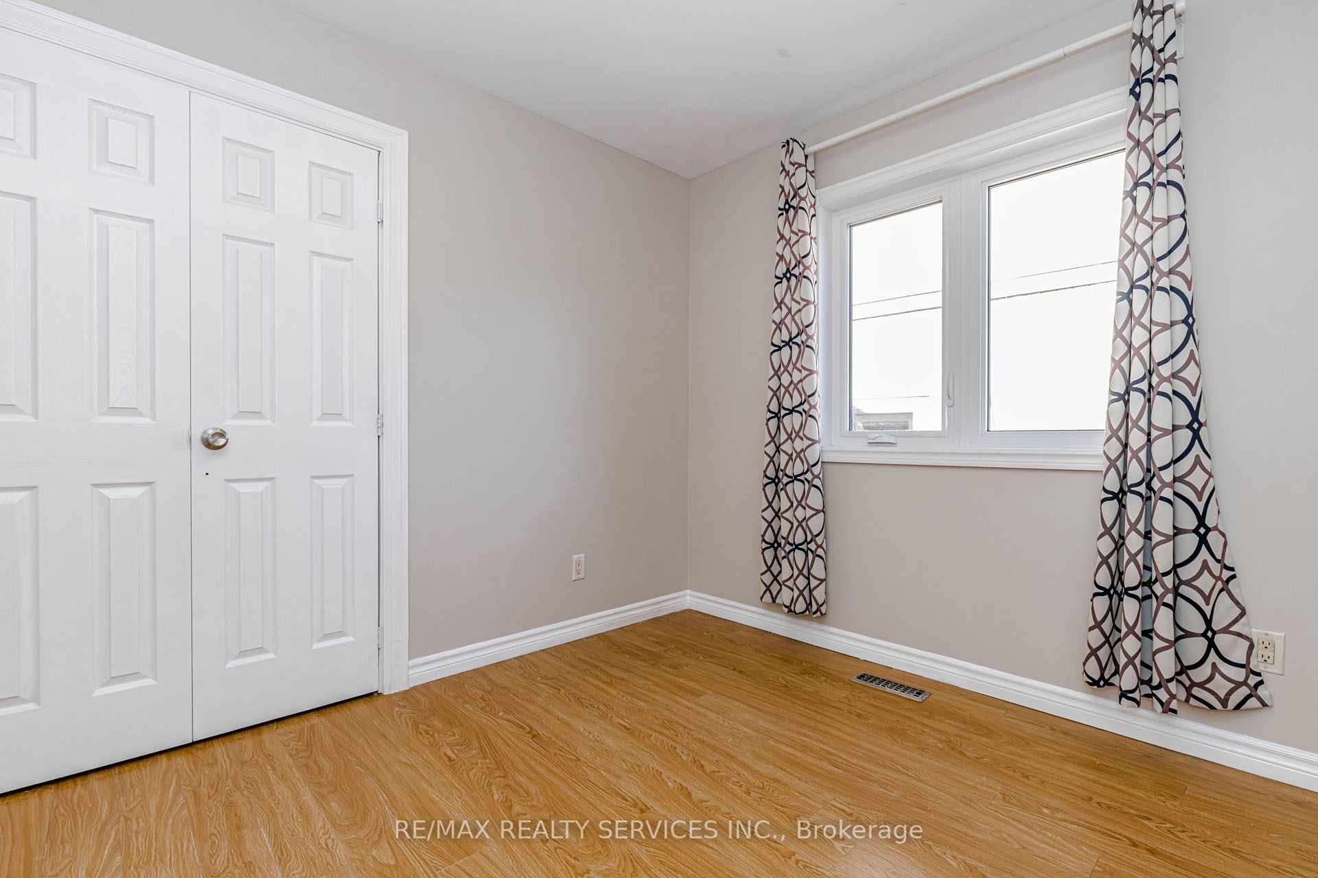 1857 Stevington Crescent Property Photo 23