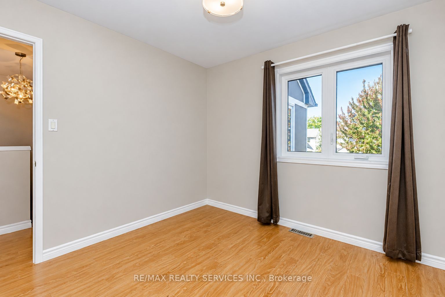1857 Stevington Crescent Property Photo 30