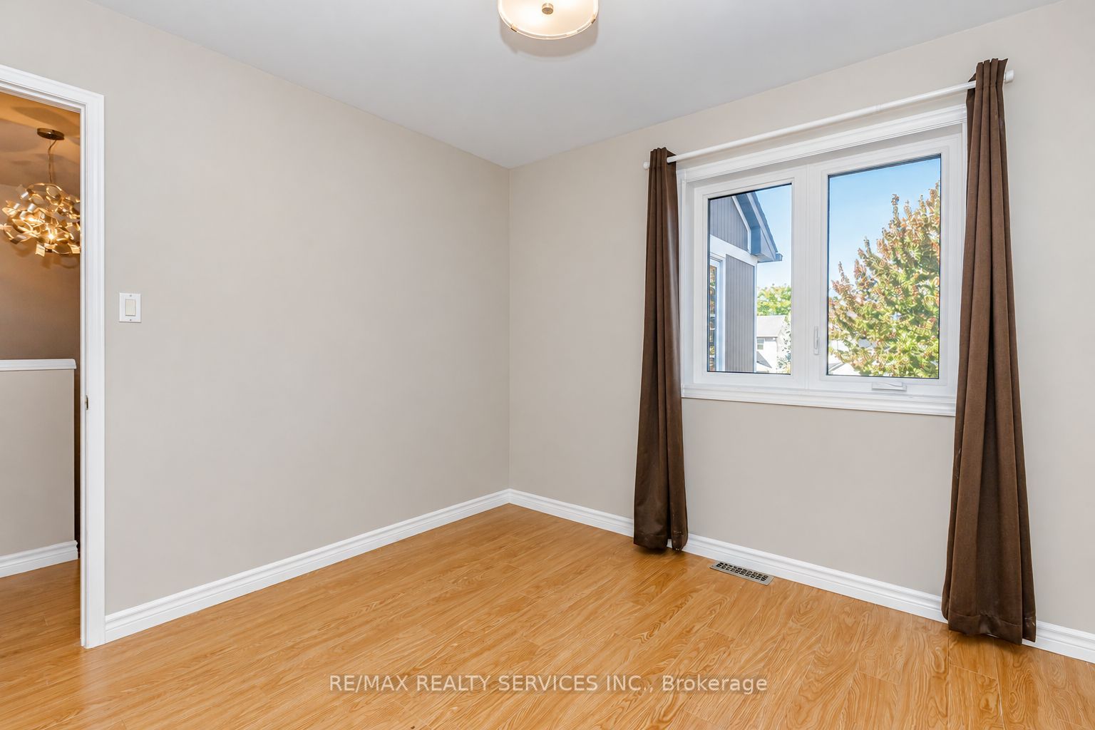 1857 Stevington Crescent Property Photo 31
