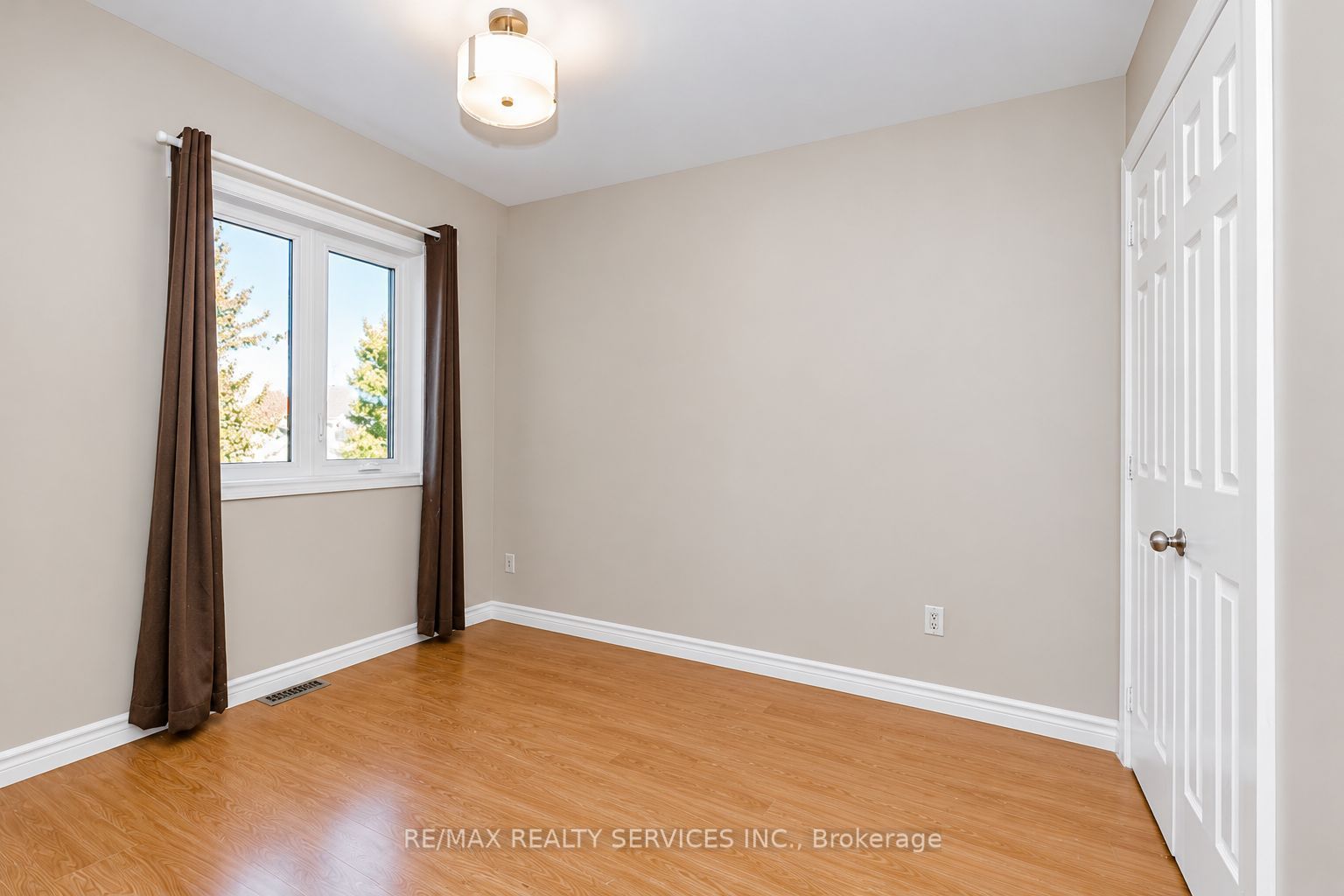 1857 Stevington Crescent Property Photo 33