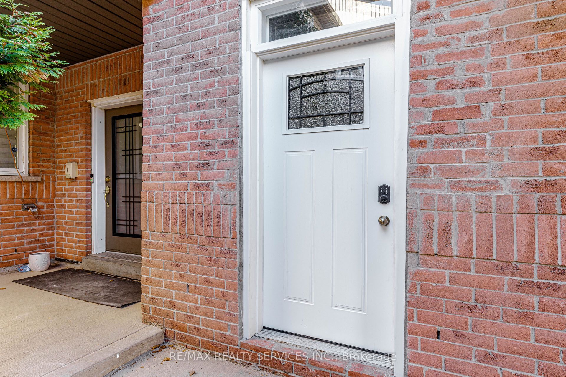 1857 Stevington Crescent Property Photo 34