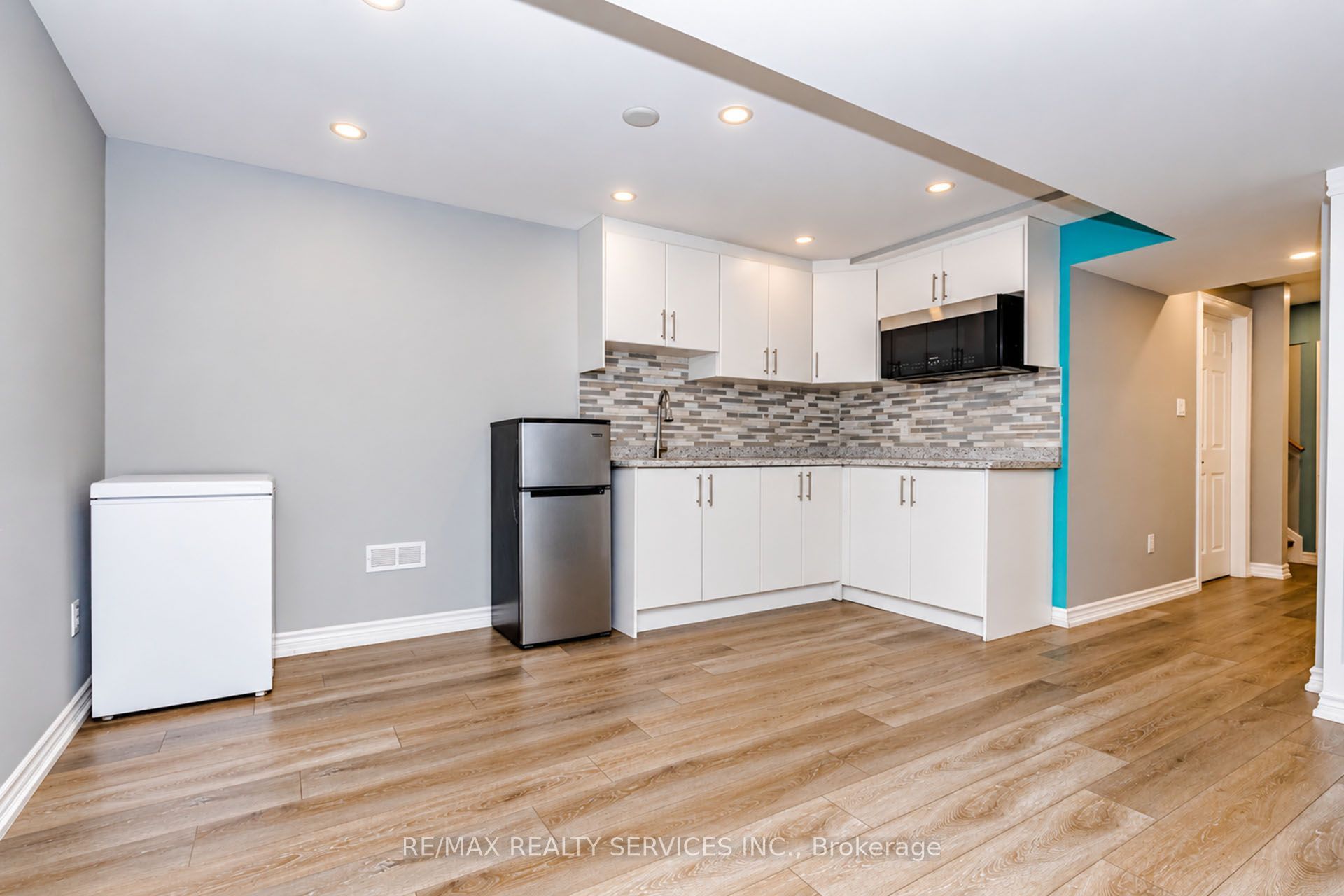1857 Stevington Crescent Property Photo 36