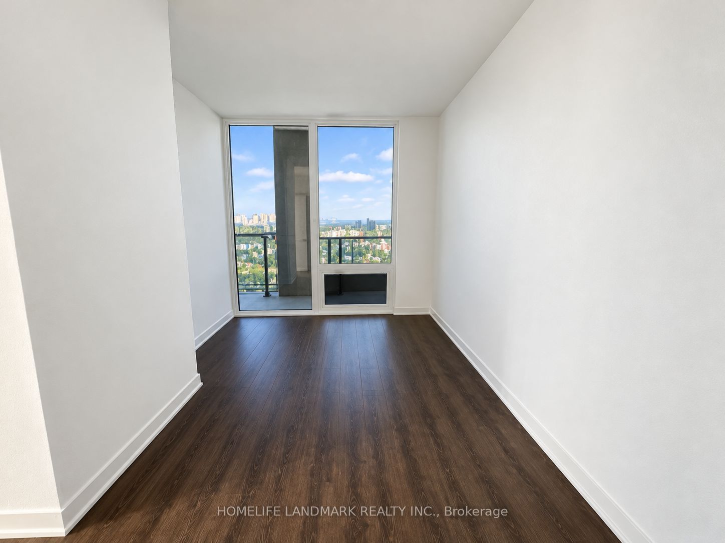 448 Burnhamthorpe Road W 5401 Property Photo 2