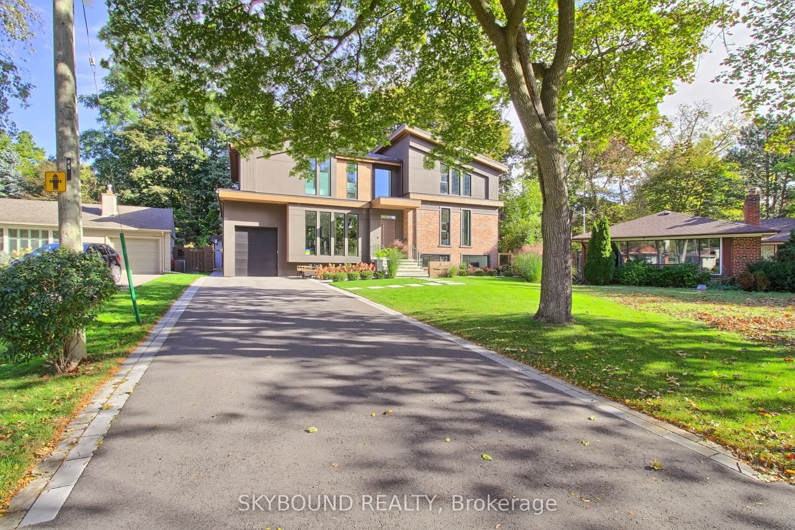 5 Hatton Court Property Photo 3