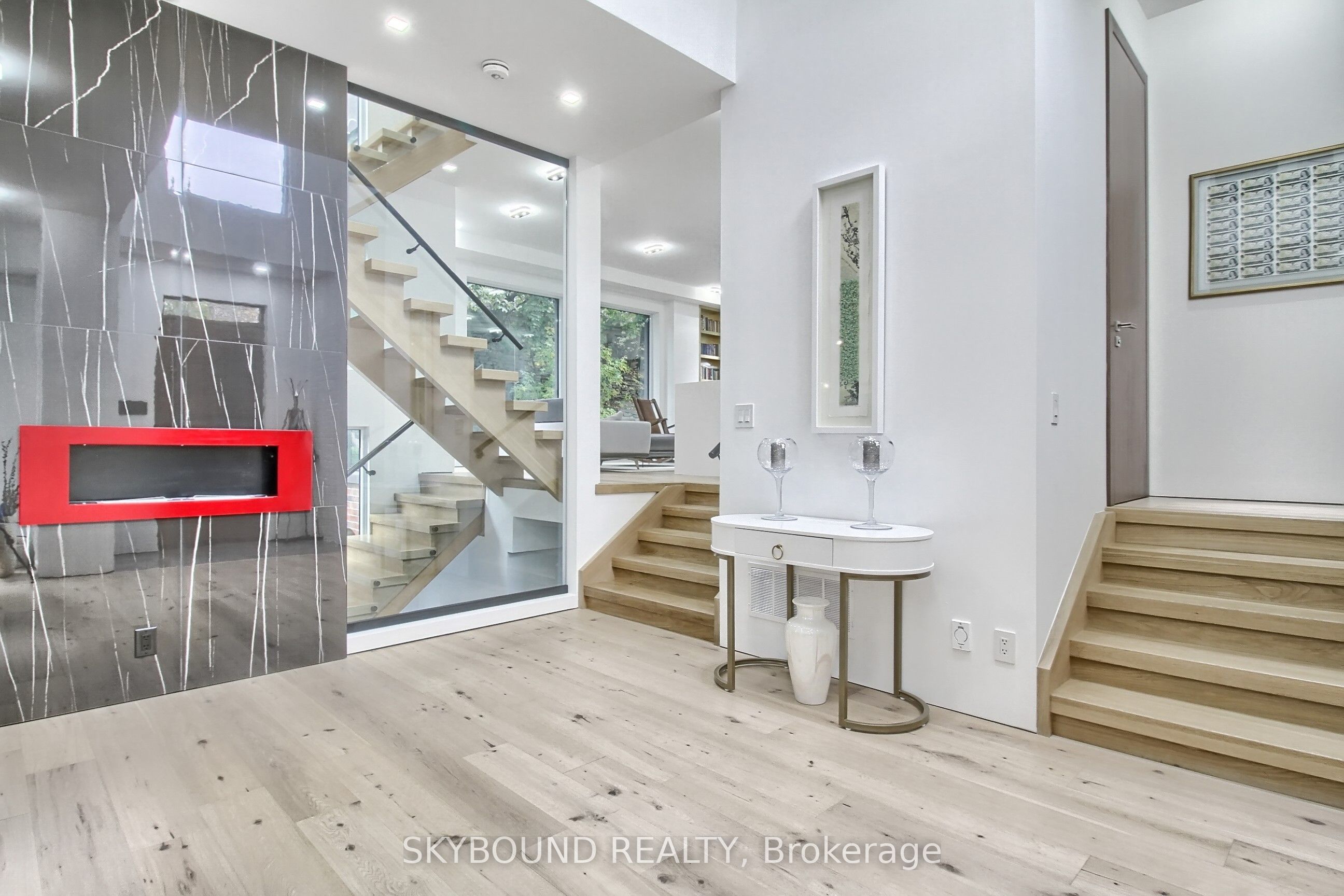 5 Hatton Court Property Photo 4
