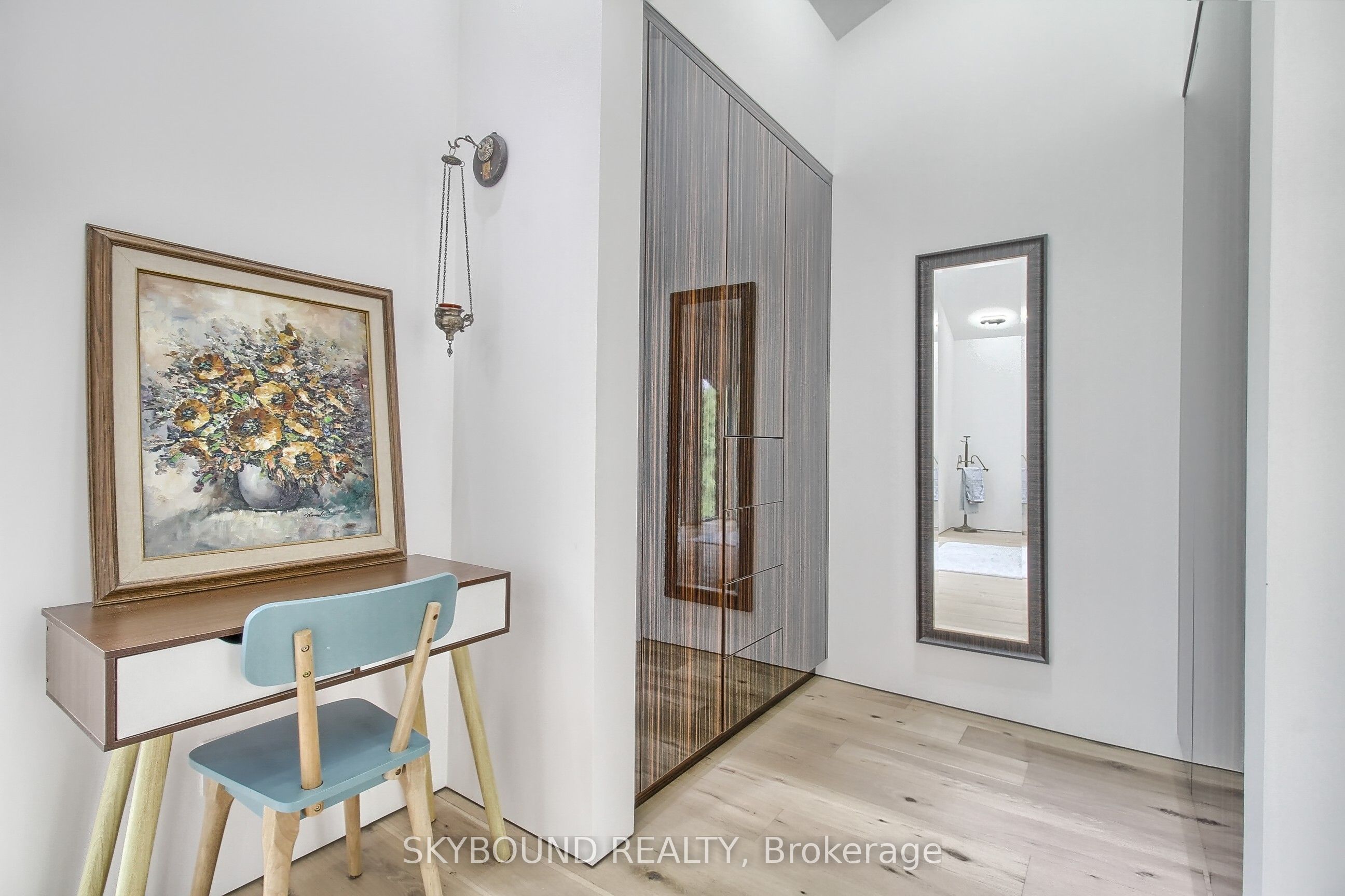 5 Hatton Court Property Photo 27