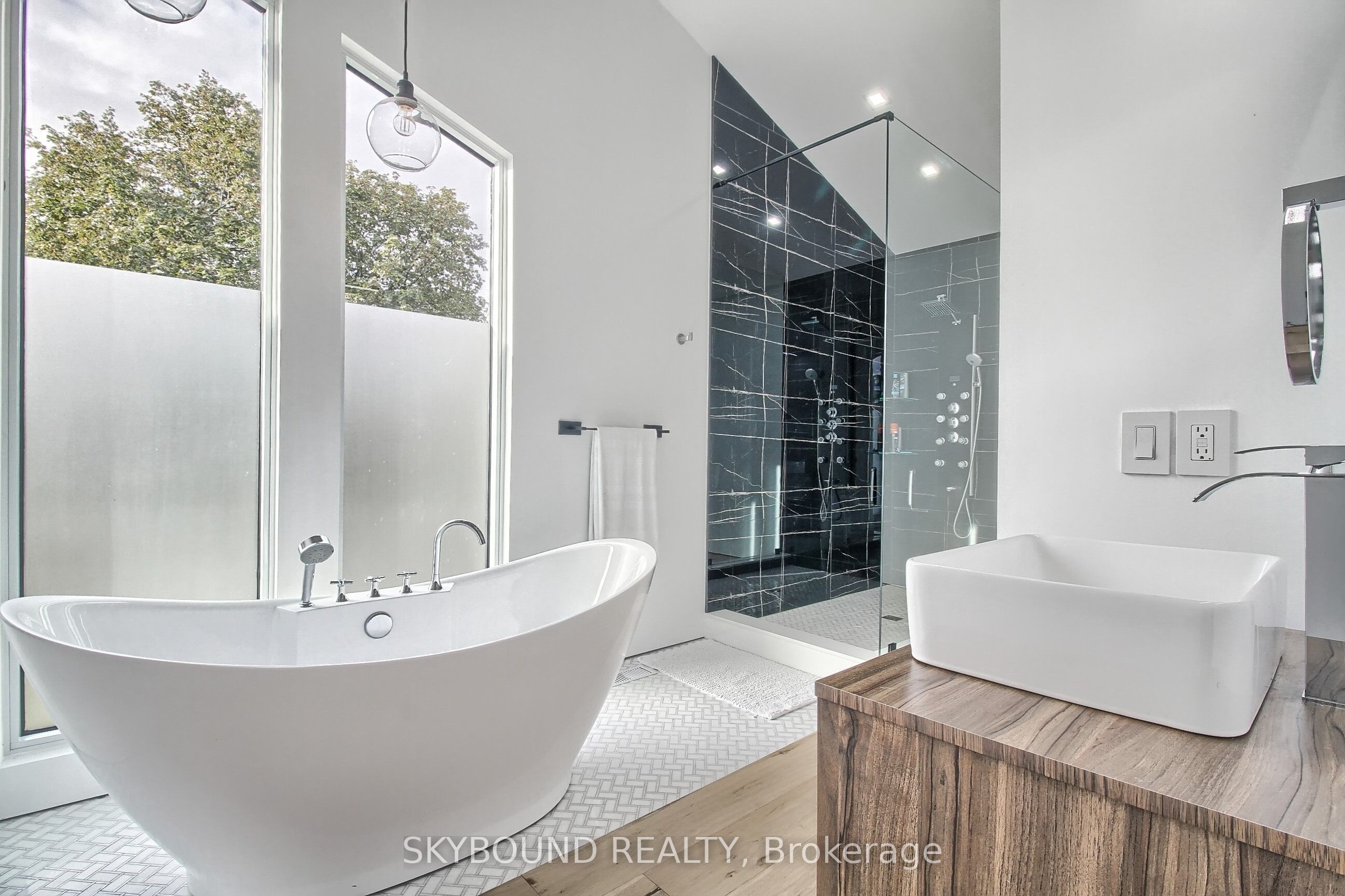 5 Hatton Court Property Photo 29