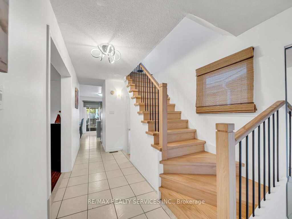 158 Fanshawe Drive Property Photo 8