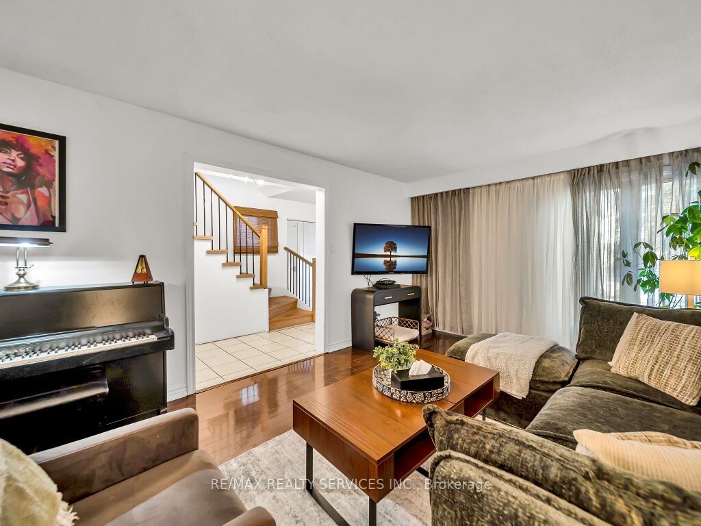158 Fanshawe Drive Property Photo 11