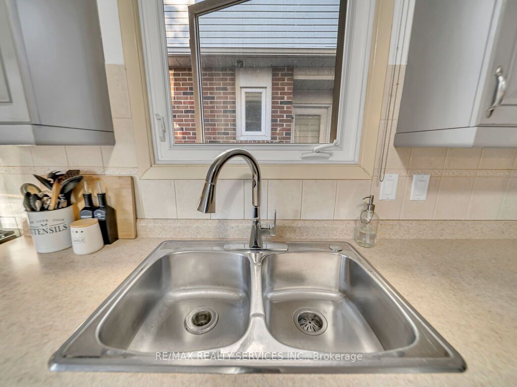 158 Fanshawe Drive Property Photo 21