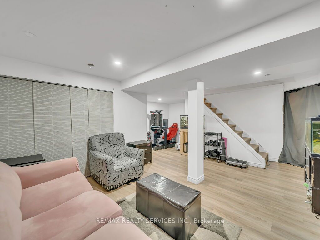 158 Fanshawe Drive Property Photo 35