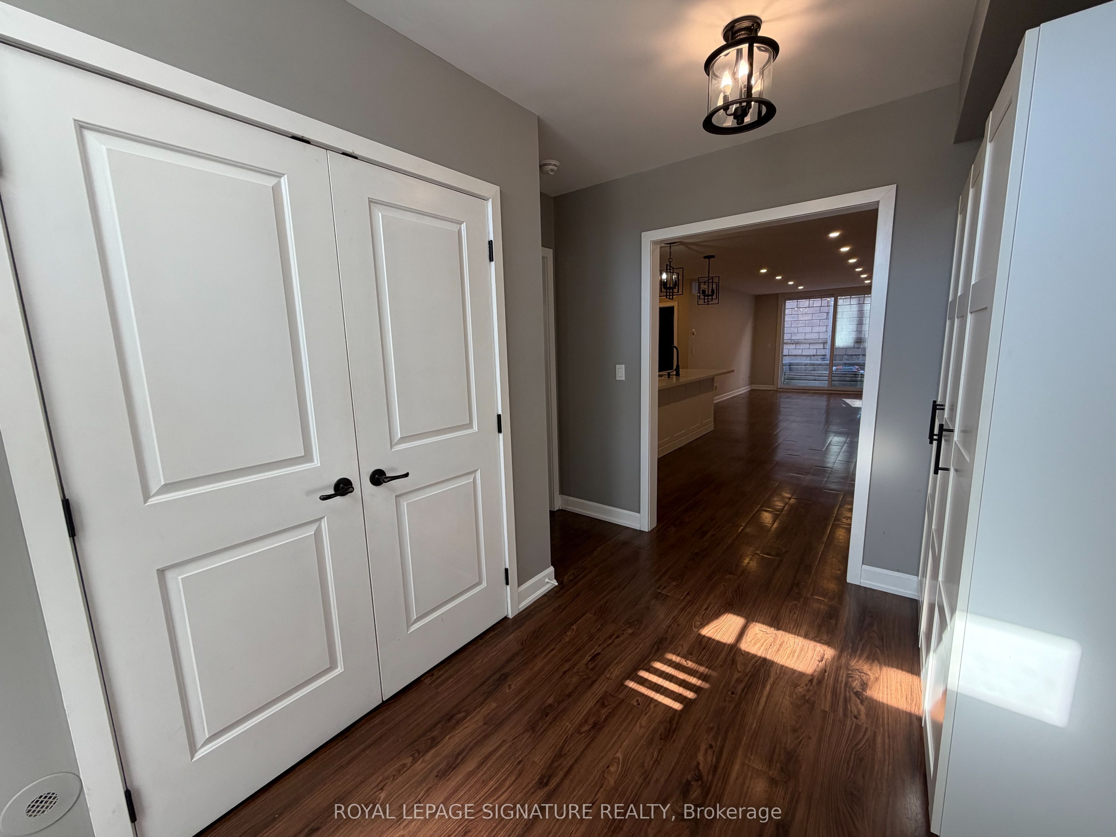 3400 Lake Shore Boulevard W 102 Property Photo 3