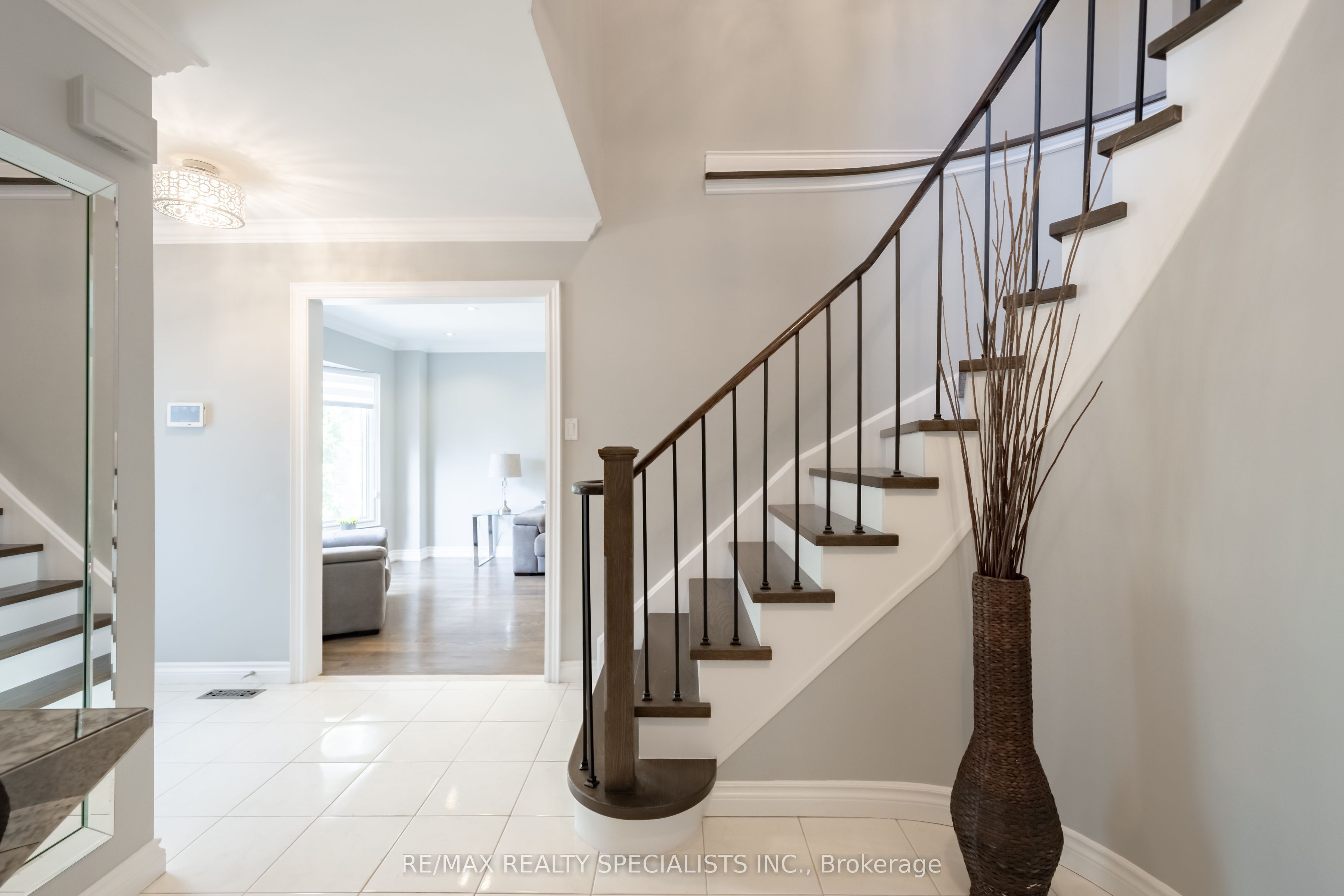 4021 Sasha Court Property Photo 4
