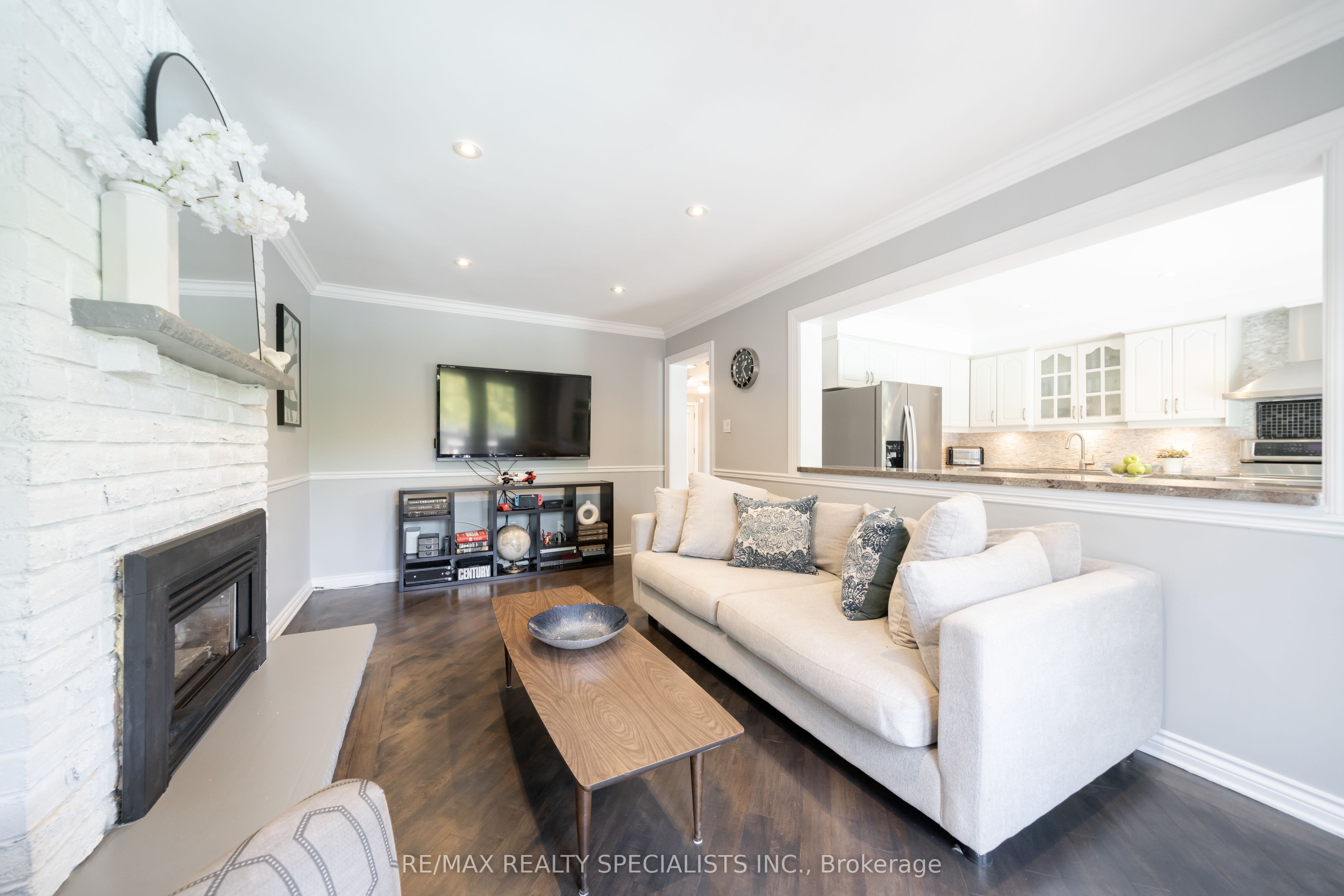 4021 Sasha Court Property Photo 12